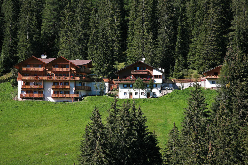 Gasthof Meierei Carezza al Lago Exterior foto